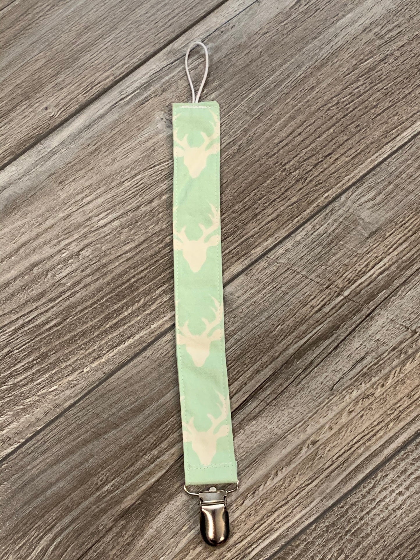 Mint with White Buck Heads